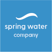 Springwater logo blauwe achtergrond klein formaat